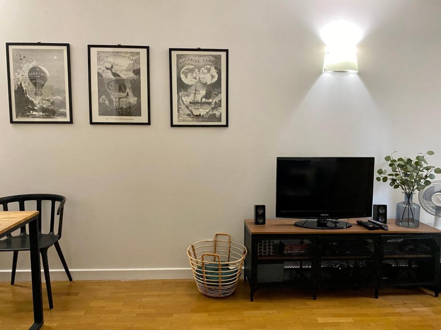 Spacious 1Br | Near City Center & Baby-Friendly! Apartman Lyon Kültér fotó
