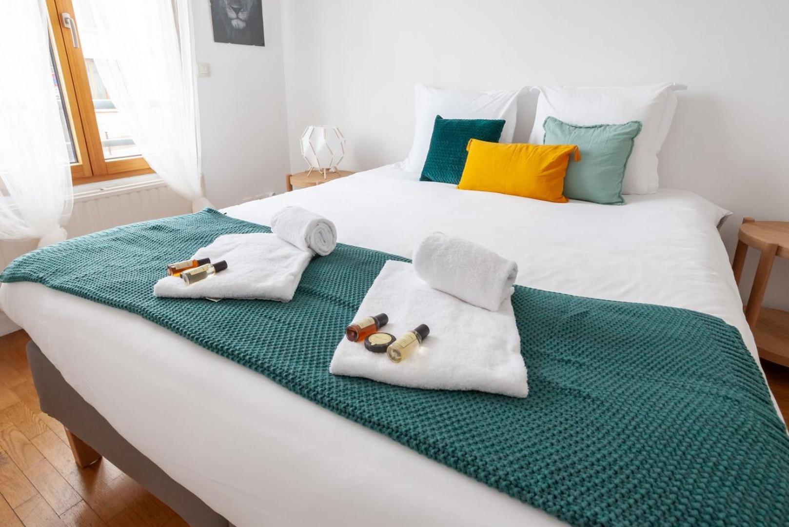 Spacious 1Br | Near City Center & Baby-Friendly! Apartman Lyon Kültér fotó