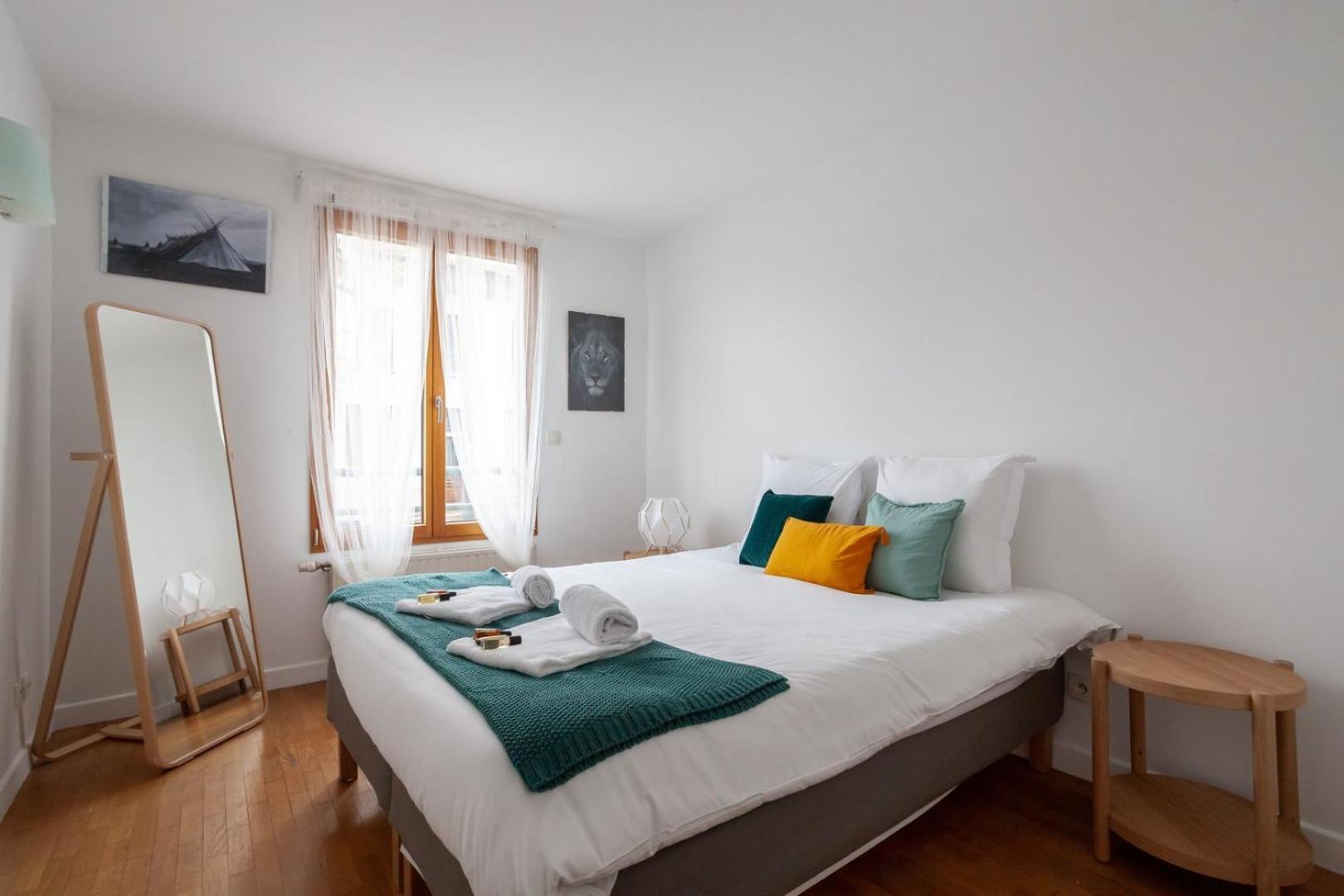 Spacious 1Br | Near City Center & Baby-Friendly! Apartman Lyon Kültér fotó
